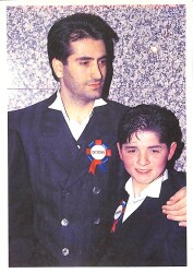 Mahsun Kırmızıgül - Küçük Onur Kartpostal (Küçük Boy) KRT24017 - Gökçekoleksiyon