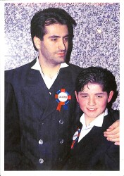 Mahsun Kırmızıgül Ve Onur Kartpostal (Küçük Boy) KRT22440 - Gökçekoleksiyon