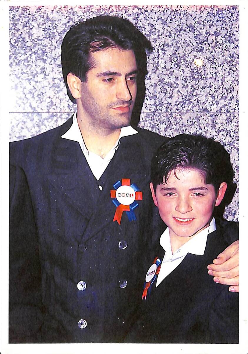 Mahsun Kırmızıgül Ve Onur Kartpostal (Küçük Boy) KRT22440 - 1