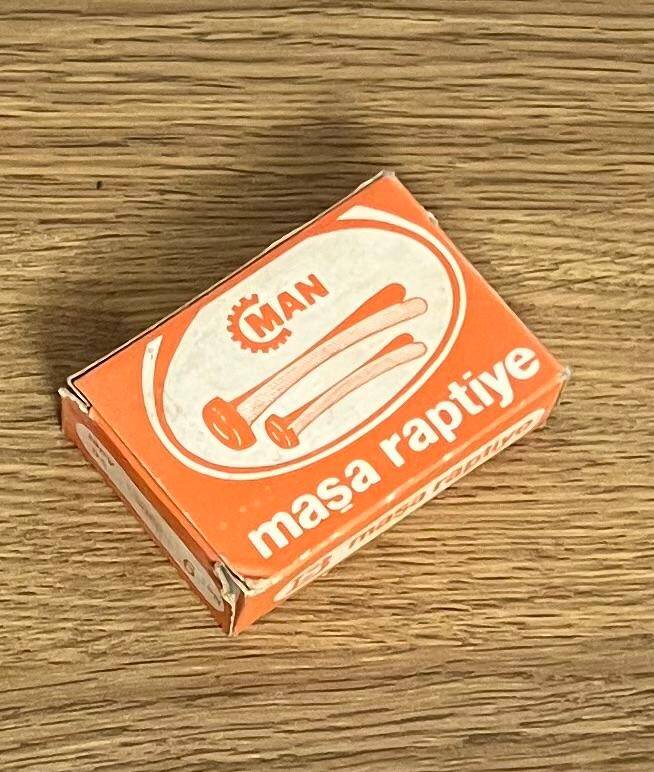Man Maşa Raptiye1980s Dolu Kutu AOB4979 - 2
