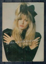 Mandy Smith Kartpostal KRT3659 - Gökçekoleksiyon