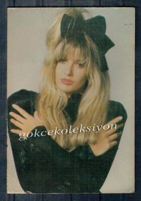Mandy Smith Kartpostal KRT3659 - 1