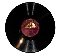 Jack Hylton And His Orchestra - She Loves Me / Follow The Swallow TAŞ PLAK (10/7.5) PLK26038 - Gökçekoleksiyon