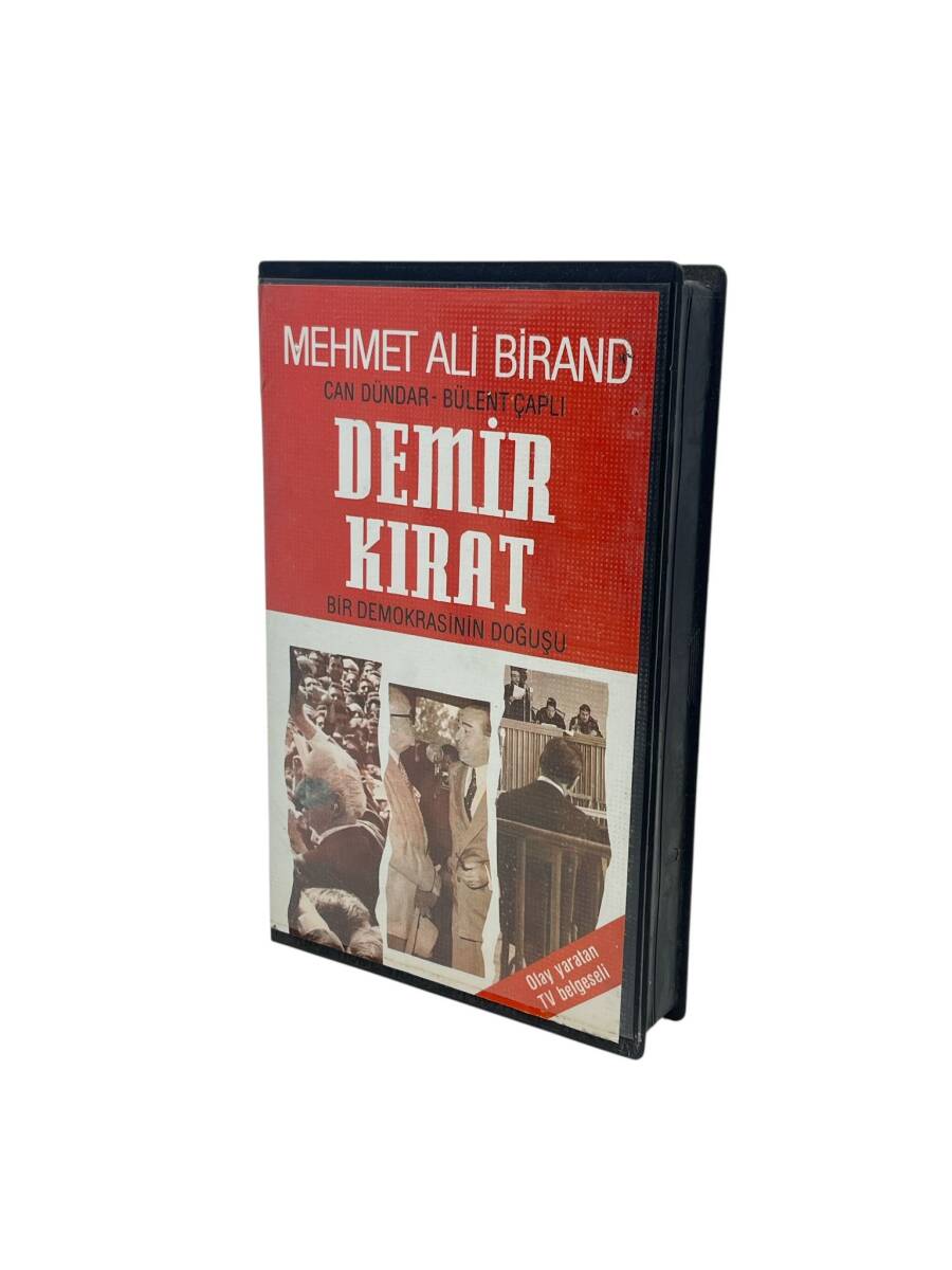Mehmet Ali Birand, Can Dündar, Bülent Çaplı - Demir Kırat Bir Demokrasinin Doğuşu Belgesel 1 VHS Kaset DVD2878 - 1