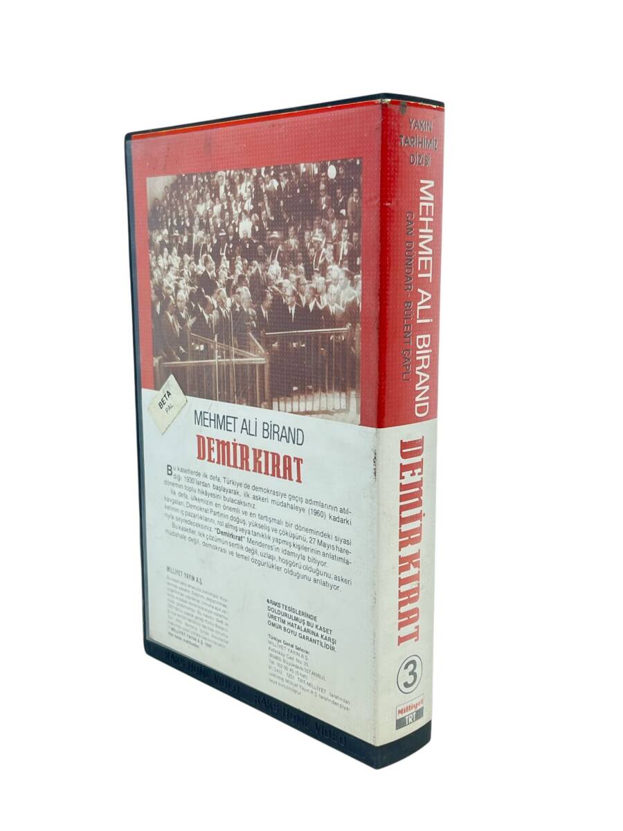 Mehmet Ali Birand, Can Dündar, Bülent Çaplı - Demir Kırat Bir Demokrasinin Doğuşu Belgesel 3 VHS Kaset DVD2879 - 2