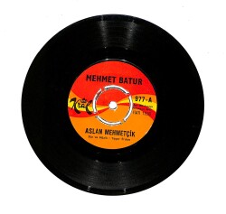 Mehmet Batur - Aslan Mehmetçik / Kıbrısa Gidiyorum 45'lik Plak PLK28114 - Gökçekoleksiyon