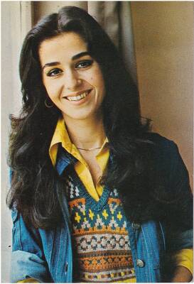 Melike Demirağ Kartpostal KRT10167 - 1