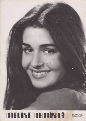 Melike Demirağ Kartpostal KRT1389 - 1
