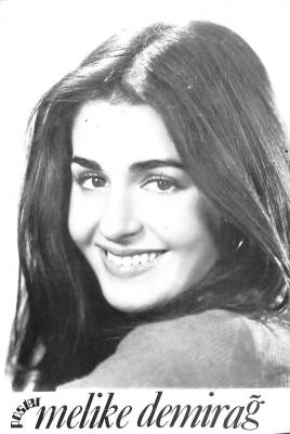 Melike Demirağ Orta Boy Kartpostal KRT17159 - 1