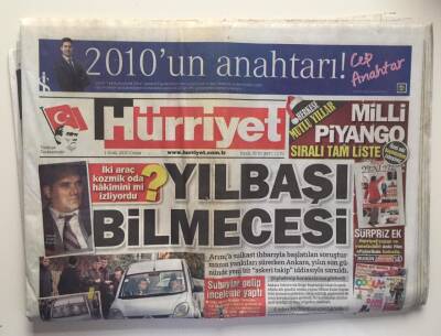 Milliyet Gazetesi 1 Ocak 2010 -Yeni Yılla 3 Milyar Liralık Zamla Girdik GZ6536 - 2