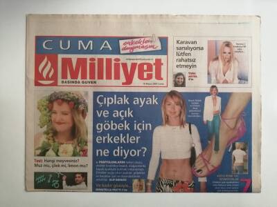 Milliyet Gazetesi 16 Mayıs 2003 Defilede Şıklık Yarışı -GZ14498 - 1