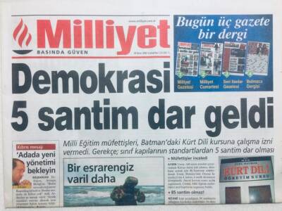 Milliyet Gazetesi 18 Ekim 2003 - Demokrasi 5 Santim Dar Geldi GZ43041 - 1