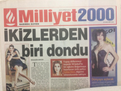 Milliyet Gazetesi 2000 Eki - 22 Aralık 2000 - Ünlü Manken Tuğba Özay Diyete İhtiyaç Duymuyorum, Athena İkinci Albümlerinin İmza Gününde Hayranlarıyla Buluştu GZ24403 - 1