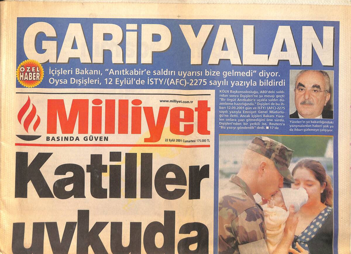 Milliyet Gazetesi 22 Eylül 2001 - Dünya Savaşa Koşuyor - Bu Ne Hal Böyle Cem Yılmaz ? GZ155718 - 1