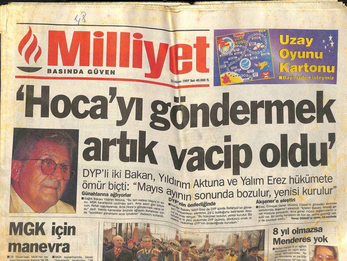 Milliyet Gazetesi 22 Nisan 1997 - Milli Takımda Omuz Omuza Çalışan Terim Ve Kara'nın Arası Bozuldu - Sibel Can Döktürecek GZ153087 - 1