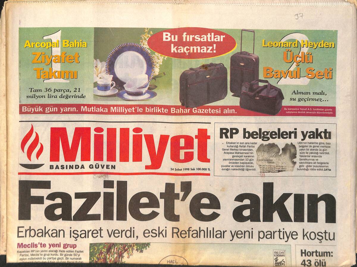 Milliyet Gazetesi 24 Şubat 1998 - Fener'de Antrenör Çok - Ebru Gündeş'ten Avukat Sevgiliye Şarkı GZ2031 - 1