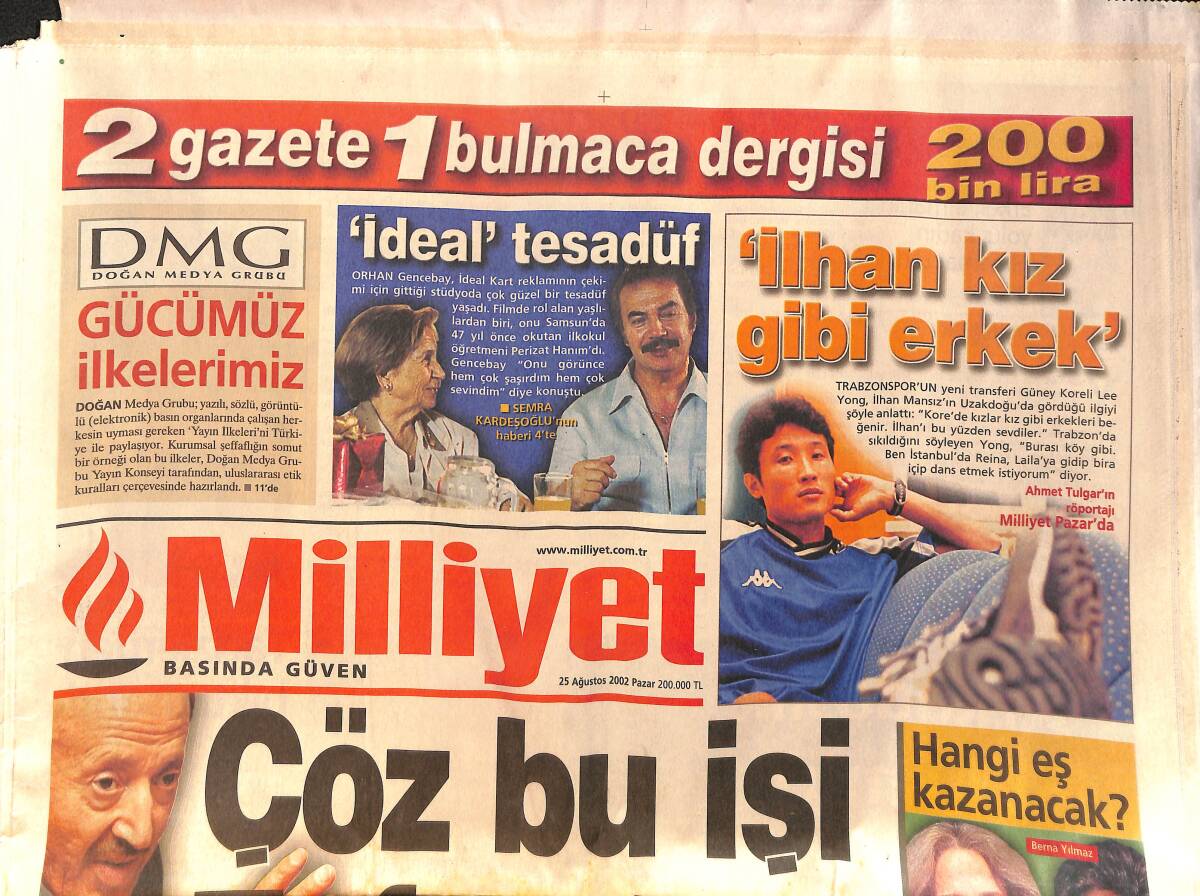 Milliyet Gazetesi 25 Ağustos 2002 - Orhan Gencebay , İdeal Kart Reklamının Çekimi İçin Gittiği Stüdyoda Çok Güzel Bir Tesadüf Yaşadı GZ157243 - 1