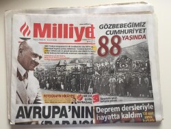 Milliyet Gazetesi 29 Ekim 2011 (Cumartesi Milliyet Eki İle)- Gözbebeğimiz Cumhuriyet 88 Yaşında GZ6527 - 2