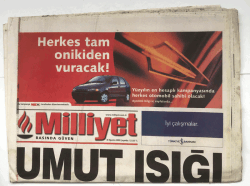 Milliyet Gazetesi 30 Ağustos 2000 - 30 Ağustos Zafer Bayramını Büyük Coşkuyla Kutluyoruz GZ5512 - 1