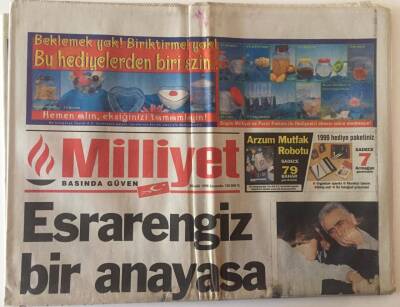 Milliyet Gazetesi 30 Aralık 1998 - Esrarengiz Bir Anayasa GZ22615 - 1