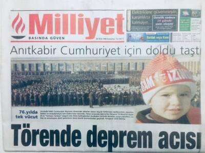 Milliyet Gazetesi 30 Ekim 1999 - Törende Deprem Acısı GZ42861 - 1