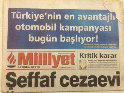 Milliyet Gazetesi 31 Temmuz 2000 - Sezen Aksu Bakan Kuzenine Çağrı Yaptı GZ47097 - 1