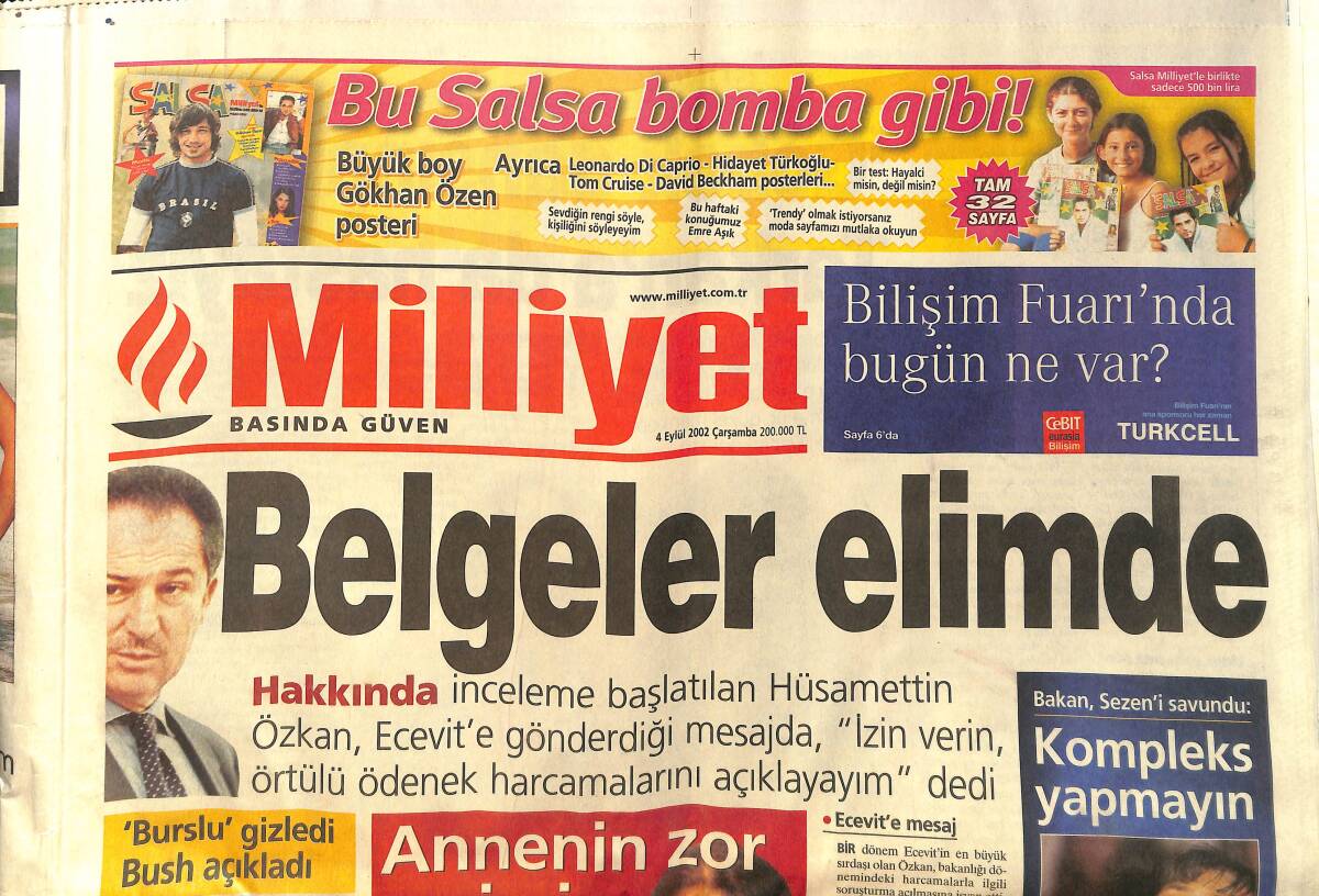 Milliyet Gazetesi 4 Eylül 2002 - Bakan, Sezen Aksu'yu Savundu - İmparator Lucescu GZ157283 - 1