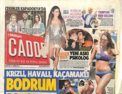Milliyet Gazetesi Cadde Eki 14 Temmuz 2014 - Demet Akalından Cyrus Pozu GZ116644 - 1