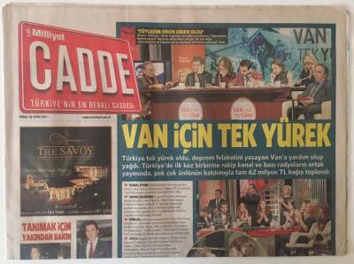 Milliyet Gazetesi Cadde Eki 28 Ekim 2011 - Deprem Felaketini Yaşayan Vana Yardım Olup Yağdı Van İçin Tek Yürek GZ22872 - 1