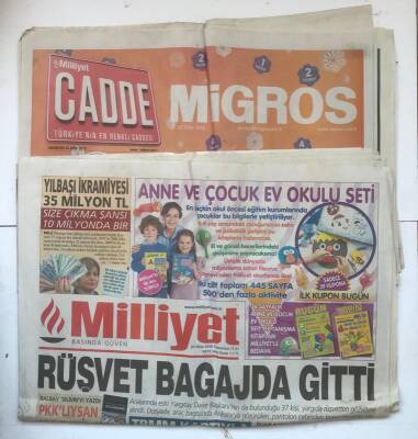 Milliyet Gazetesi Cadde Eki İle 23 Ekim 2010 - Türkiye Avrupa İçin Bir Çindir GZ7446 - 1