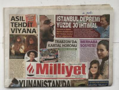 Milliyet Gazetesi Cadde Eki İle 28 Kasım 2011 - Yunanistanda Balyoz Korkusu GZ5614 - 2