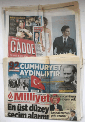 Milliyet Gazetesi Cadde Eki İle 29 Ekim 2015 - Cumhuriyet Aydınlıktır GZ5721 - 2