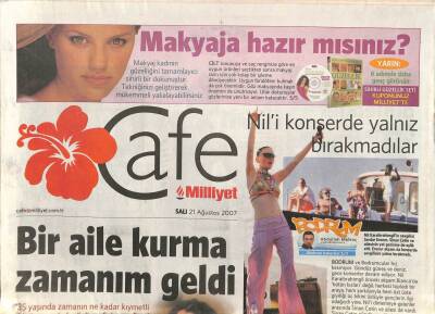 Milliyet Gazetesi Cafe Eki 21 Ağustos 2007 - Nil Karaibrahimgili Konserde Yalnız Bırakmadılar GZ80248 - 1