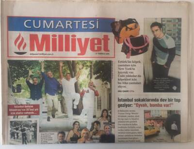 Milliyet Gazetesi Cumartesi Eki 17 Temmuz 2004 - İstanbul Gelişim Orkestrasının 35 Yılı İçin Starlar Sahnede Starları Star Yapan Orkestra GZ20560 - 1
