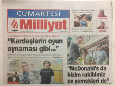 Milliyet Gazetesi Cumartesi Eki 24 Nisan 2004 - Taylan Biraderler Kardeşlerin Oyun Oynaması Gibi GZ24584 - 1