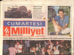 Milliyet Gazetesi Cumartesi Eki 25 Ağustos 2001 - Cüneyt Özdemir Döndü GZ157657 - Gökçekoleksiyon
