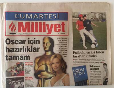 Milliyet Gazetesi Cumartesi Eki 28 Şubat 2004 - Dünyanın En Ünlü Sinema Ödüllerinin 76ncısı Pazartesi Sabaha Karşı Dağıtılacak Oscar Hazırlıkları GZ20597 - 1
