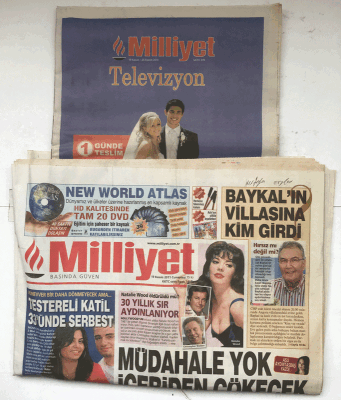 Milliyet Gazetesi Cumartesi Ve Televizyon Eki İle 19 Kasım 2011 - Testereli Katil 33ünde Serbest GZ5685 - 2