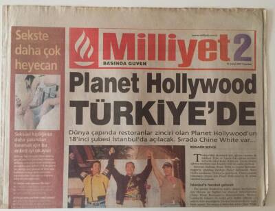 Milliyet Gazetesi Milliyet 2 Eki 19 Şubat 2001 - Planet Hollywood Türkiyede GZ31347 - 1