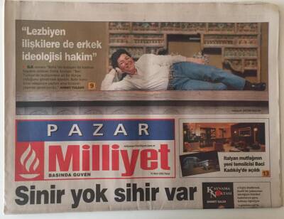 Milliyet Gazetesi Pazar Eki 10 Mart 2002 - Modacılara Göre Politikacılar Nasıl Giyinir GZ22841 - 1