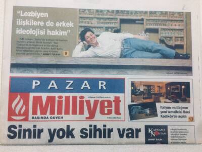 Milliyet Gazetesi Pazar Eki 10 Mart 2002 - Modacılara Göre Politikacılar Nasıl Giyinmeli? GZ47525 - 1
