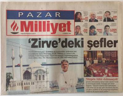 Milliyet Gazetesi Pazar Eki 4 Temmuz 2004 - Zirvedeki Şefler Vedat Başaran , Sedat Özkan dan Yorumlar GZ22230 - 1