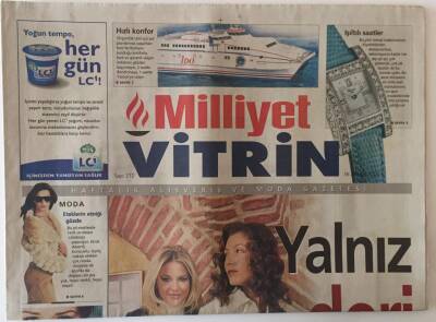 Milliyet Gazetesi Vitrin Eki 16 Aralık 2000 - Deriye Markayı Getiren Derimod, Bu Yılki Kreasyonuyla Yine Göz Kamaştırıyor GZ20582 - 1