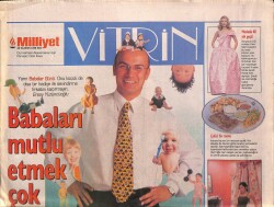 Milliyet Gazetesi Vitrin Eki 20 Haziran 1998 - Fantezi Müziğin Başarılı Temsilcilerinden Özcan Deniz Çin Yemeklerine Hasta Oluyor GZ70420 - 2
