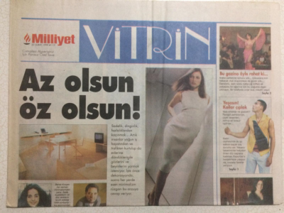 Milliyet Gazetesi Vitrin Eki 20 Şubat 1999 - Oylum Ökten,Vücuduna Güvenen Dekolte Giyer GZ24608 - 1