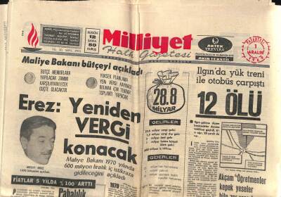 Milliyet Halk Gazetesi 1 Aralık 1969 - Ilgında Yük Treni İle Otobüs Çarpıştı 12 Ölü GZ81970 - 1