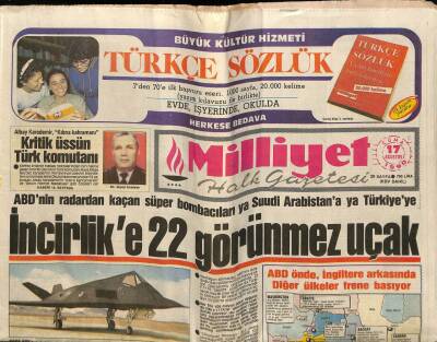 Milliyet Halk Gazetesi 17 Ağustos 1990 - Demirel Ve Ecevitten Gövde Gösterisi GZ62721 - 1