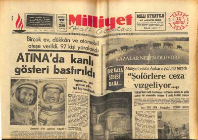 Milliyet Halk Gazetesi 22 Ağustos 1965 - Atinada Kanlı Gösteri Bastırıldı GZ79103 - 1