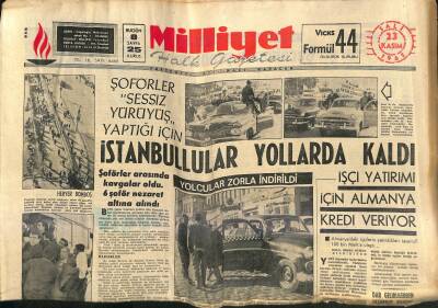 Milliyet Halk Gazetesi 23 Kasım 1965 - İstanbullular Yollarda Kaldı GZ117951 - 1