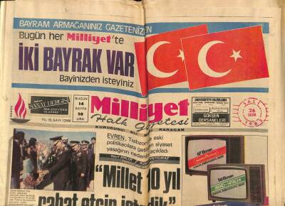Milliyet Halk Gazetesi 26 Ekim 1982 - Karadenizde 13 Gün Önce Batan Gemi , Boğaz İçin Tehlikeli Olmaya Başladı GZ74523 - 1